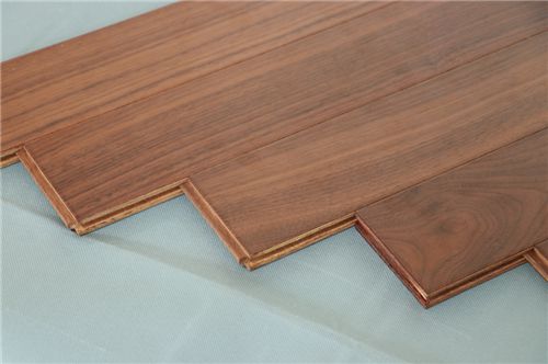 產(chǎn)品測評：林昌黑胡桃人字拼實(shí)木復(fù)合地板