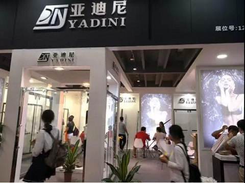 亞迪尼衛(wèi)浴萬(wàn)明： 堅(jiān)持產(chǎn)品實(shí)用性，讓人人用上好淋浴房