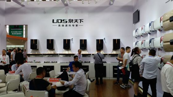 品牌大事|泉天下熱水器攜新品雙速熱熱水器驚喜亮相展會(huì)