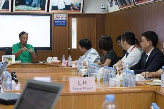 攜手打造中國智能制造示范企業(yè)，王力與富士康簽約戰(zhàn)略合作協(xié)議