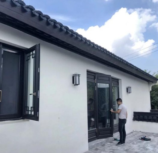 保證生活品質(zhì)，如何選擇自己滿意的復(fù)古鋁合金門窗