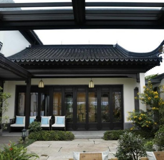 保證生活品質(zhì)，如何選擇自己滿意的復(fù)古鋁合金門窗